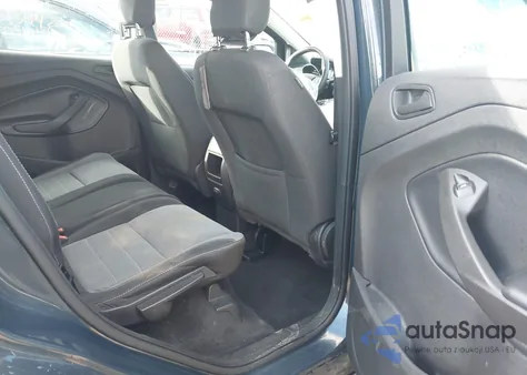 2019 Ford Escape S z USA, uszkodzony, nr VIN 1FMCU0F76KUC49402